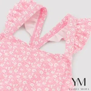 Bañador niña detalles volantes y tirantes cruzados estampado leopardo rosa