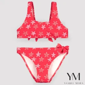 Bikini niña detalles volantes y lazos estampado estrellas marinas rojo